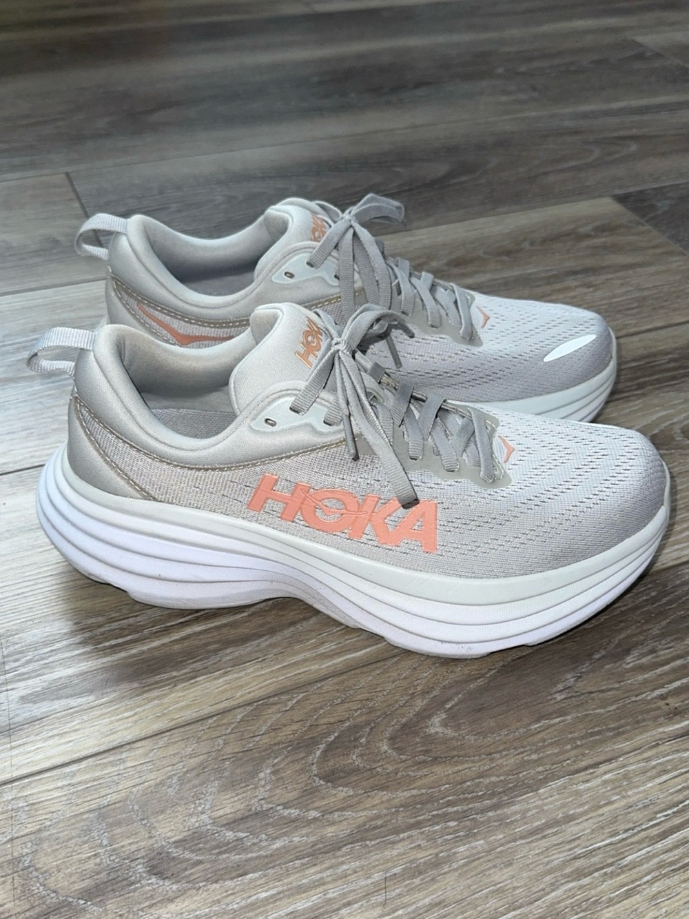 Hoka Women's Bondi 8 Sneakers